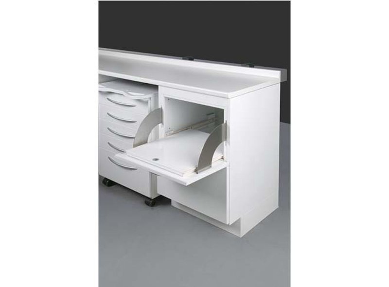 Мебель для размещения стерилизационного оборудования с изогнутыми алюминиевыми ручками